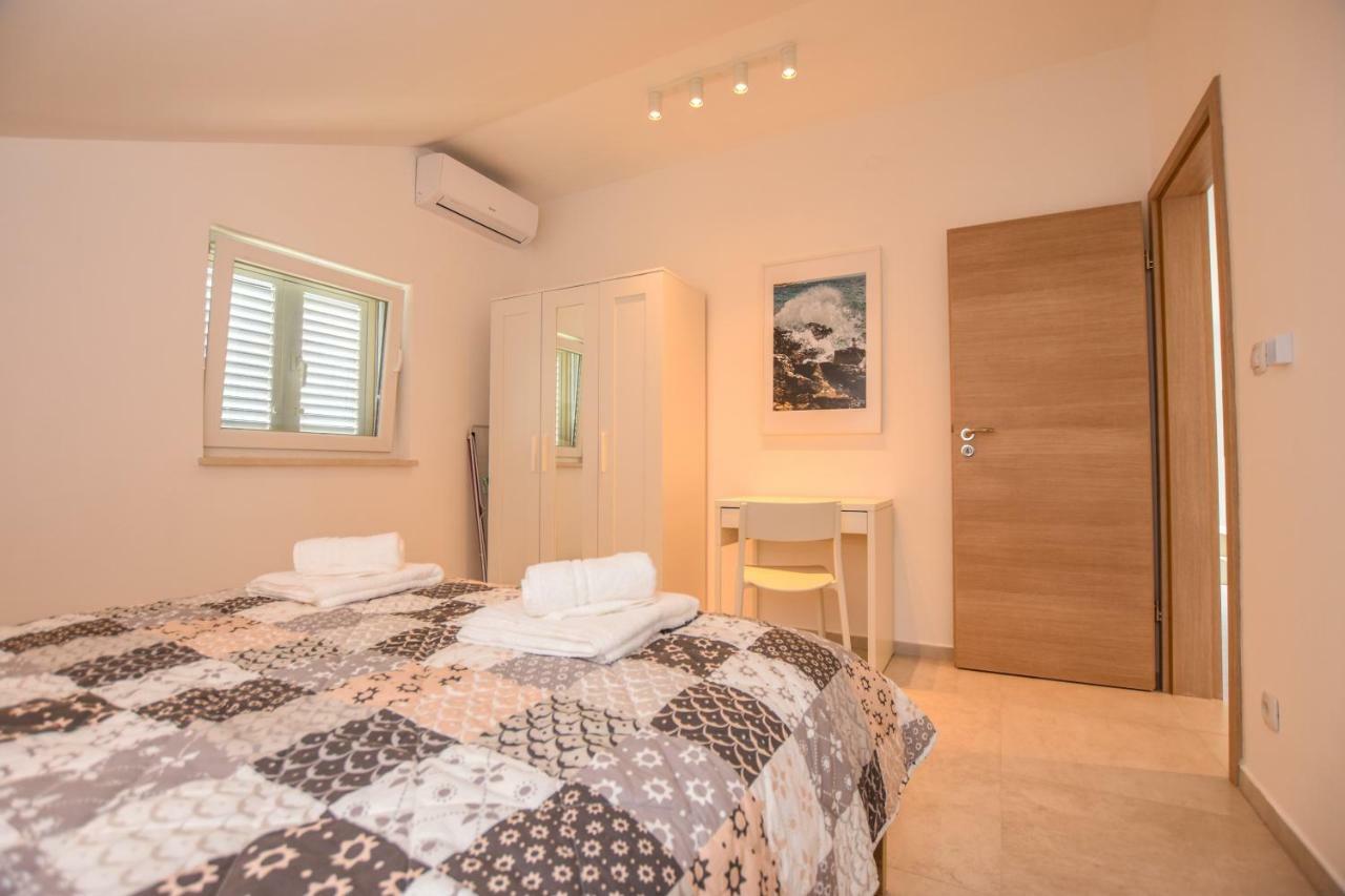Villa Magena - Modern Apartments In Pag Center 파그 외부 사진