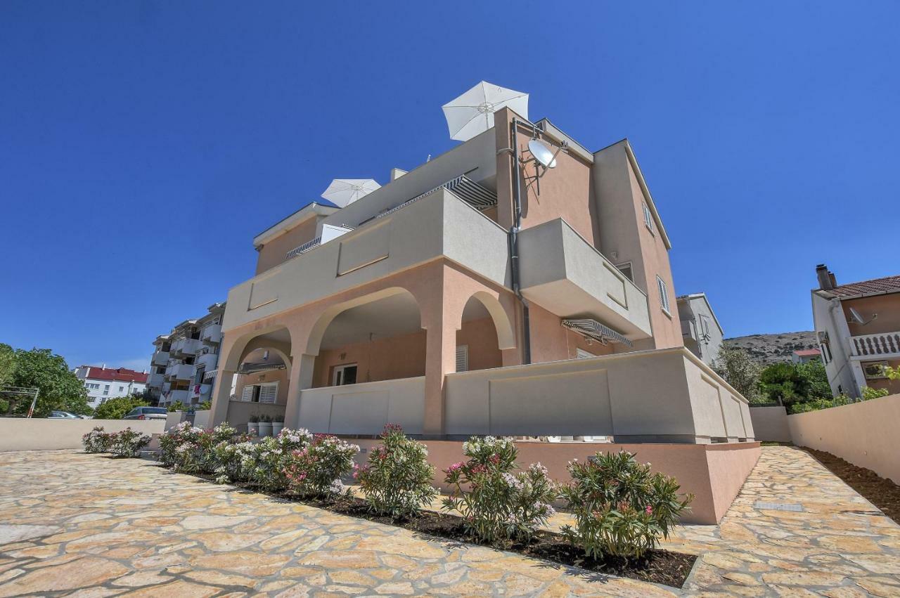 Villa Magena - Modern Apartments In Pag Center 파그 외부 사진