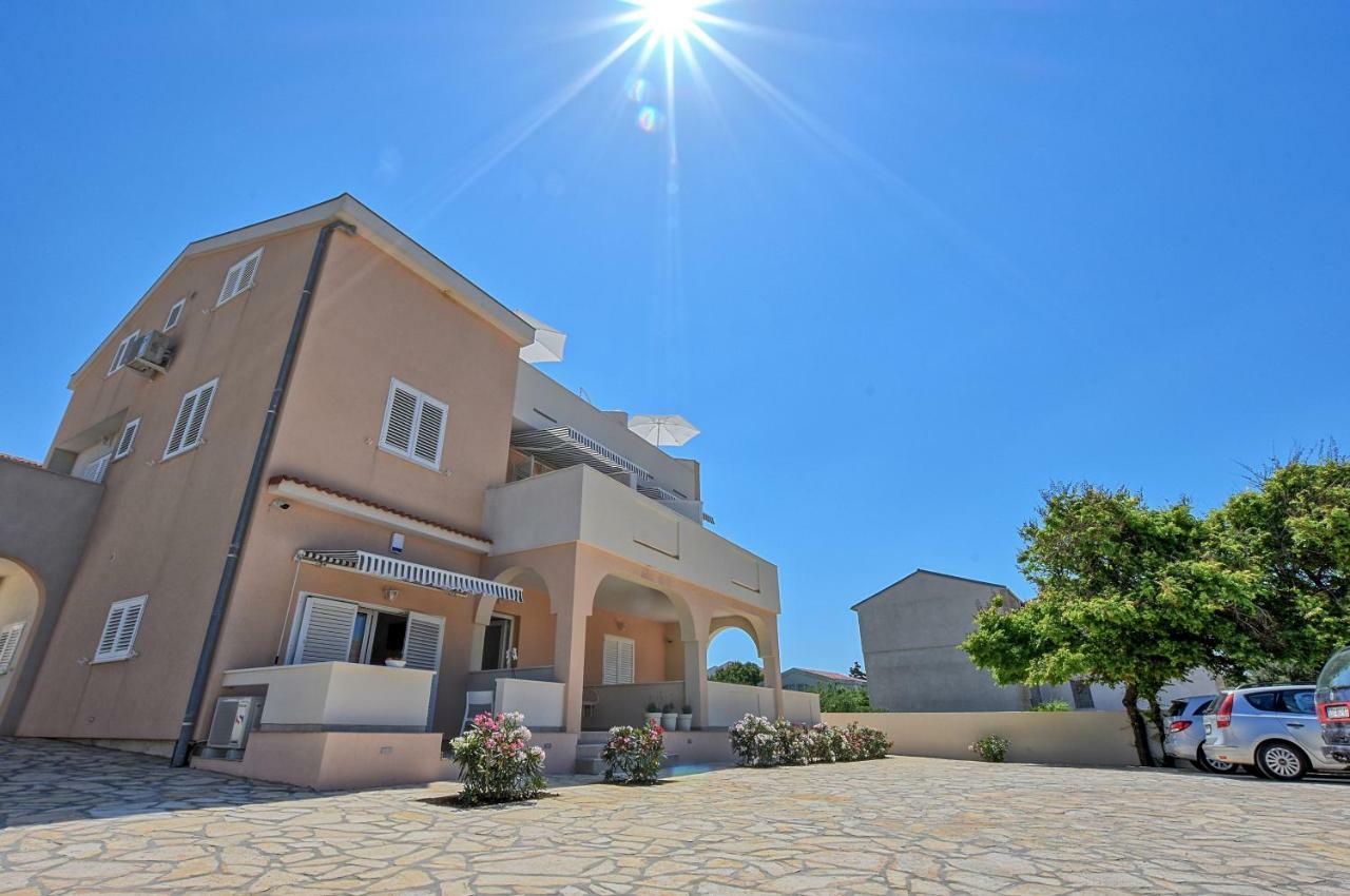 Villa Magena - Modern Apartments In Pag Center 파그 외부 사진