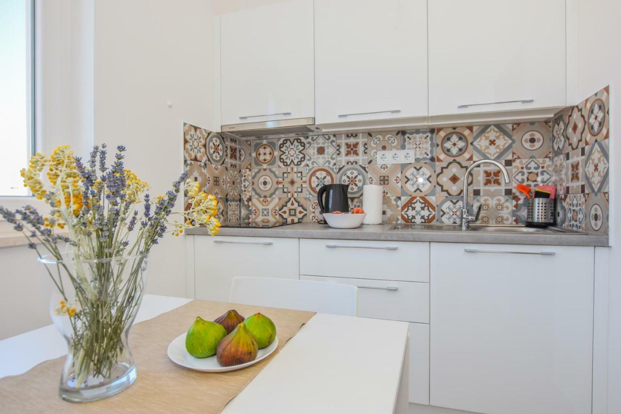 Villa Magena - Modern Apartments In Pag Center 파그 외부 사진