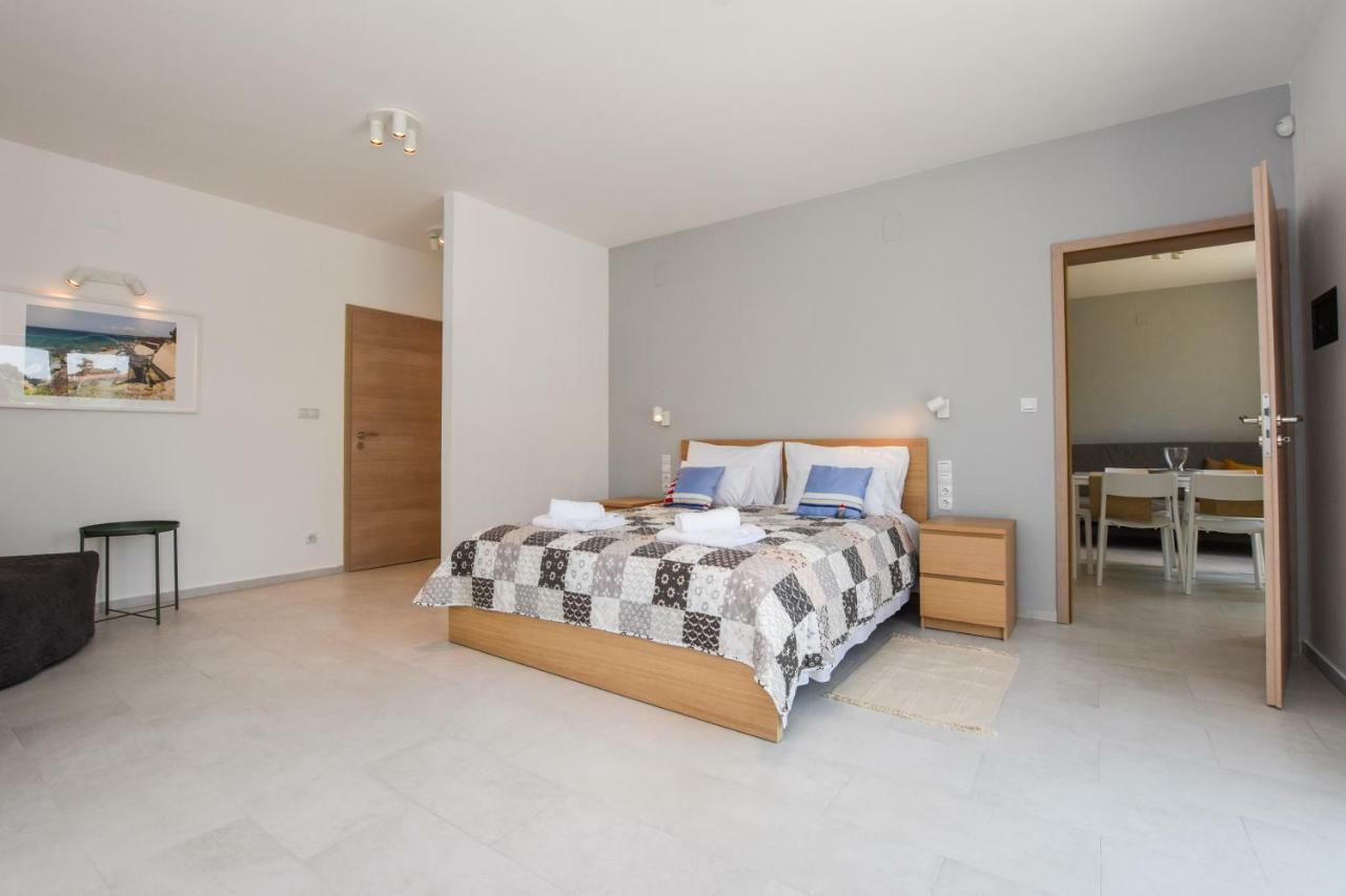Villa Magena - Modern Apartments In Pag Center 파그 외부 사진